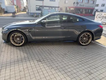 BMW M4 Coupe xDrive Competition  50 Jahre Edition