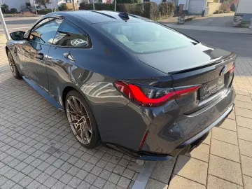 BMW M4 Coupe xDrive Competition  50 Jahre Edition