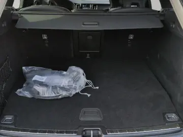 VOLVO XC60 T8 AWD Plus Dark BusinessPak HUD HarmanKard