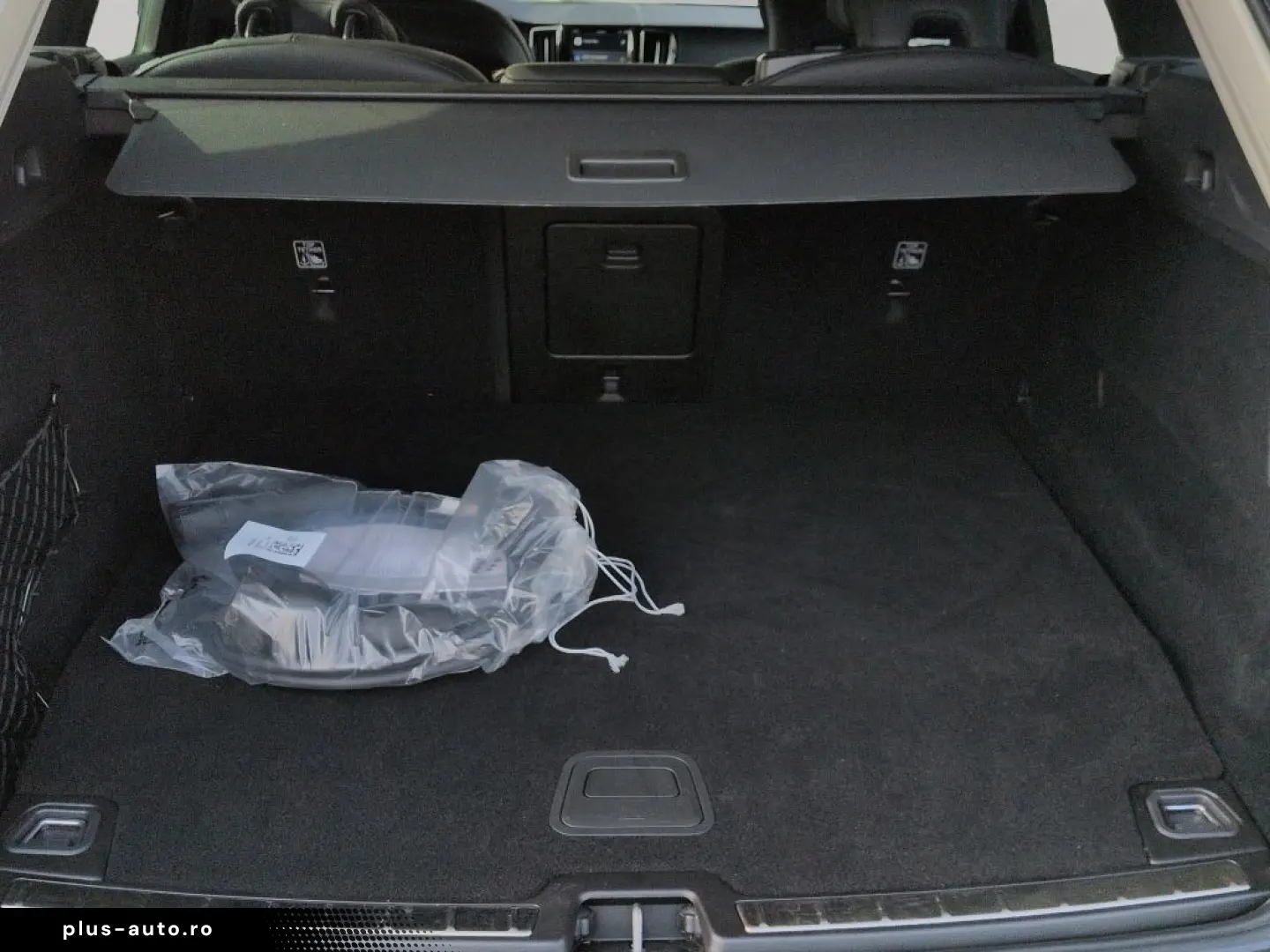 VOLVO XC60 T8 AWD Plus Dark BusinessPak HUD HarmanKard