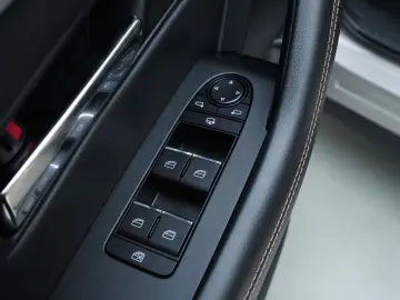 MAZDA CX-60 Homura AWD BOSE 360 HUD SITZBEL 8FACH ACC