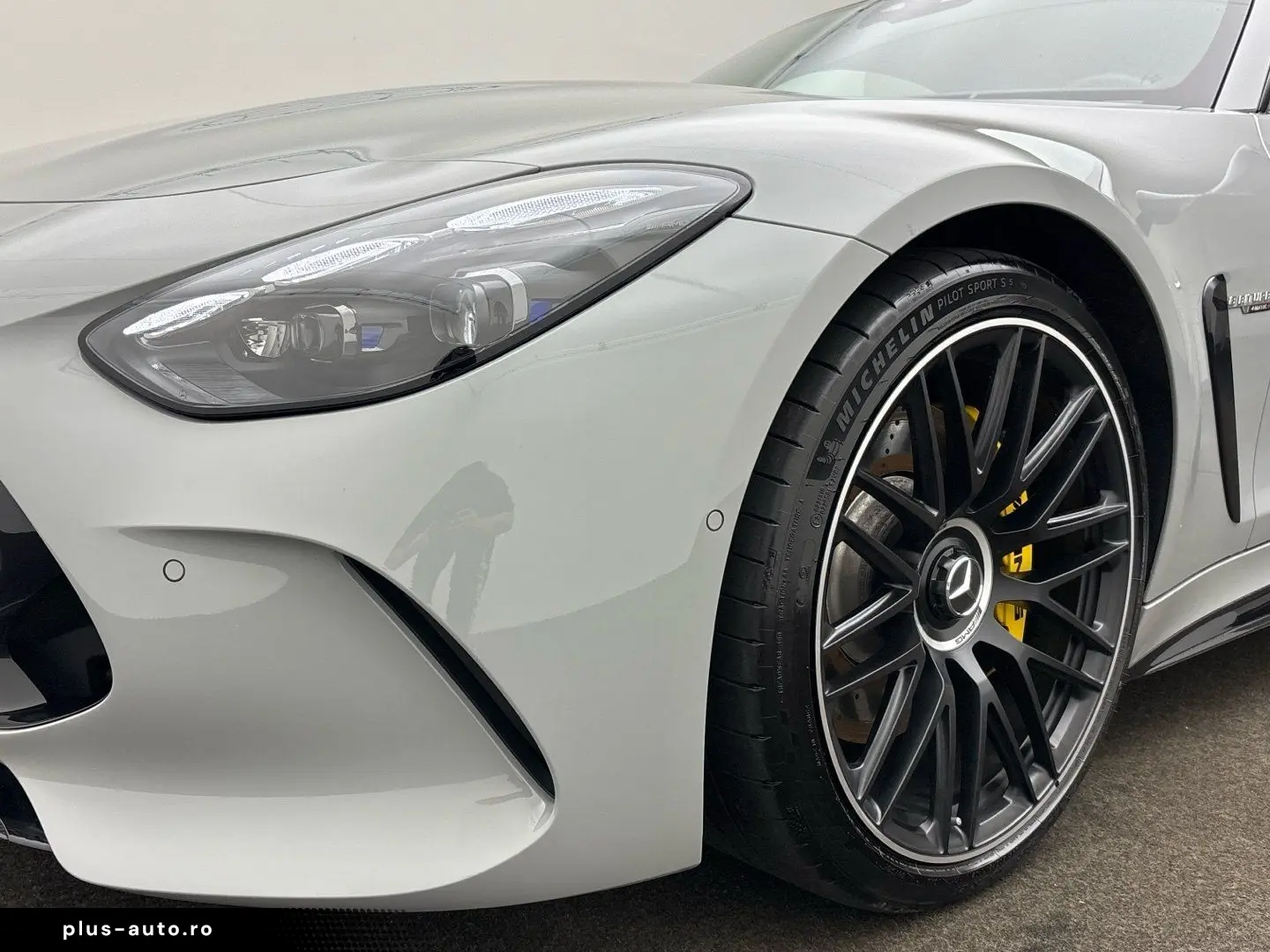 MERCEDES-BENZ GT 63 4M  Panorama Distronic Burmester Head-Up