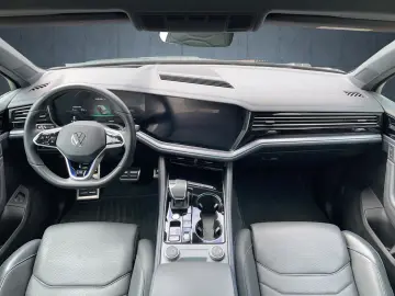 VW Touareg R 3.0 eHybrid 4M Tiptr. 360 AHK HuD Lede