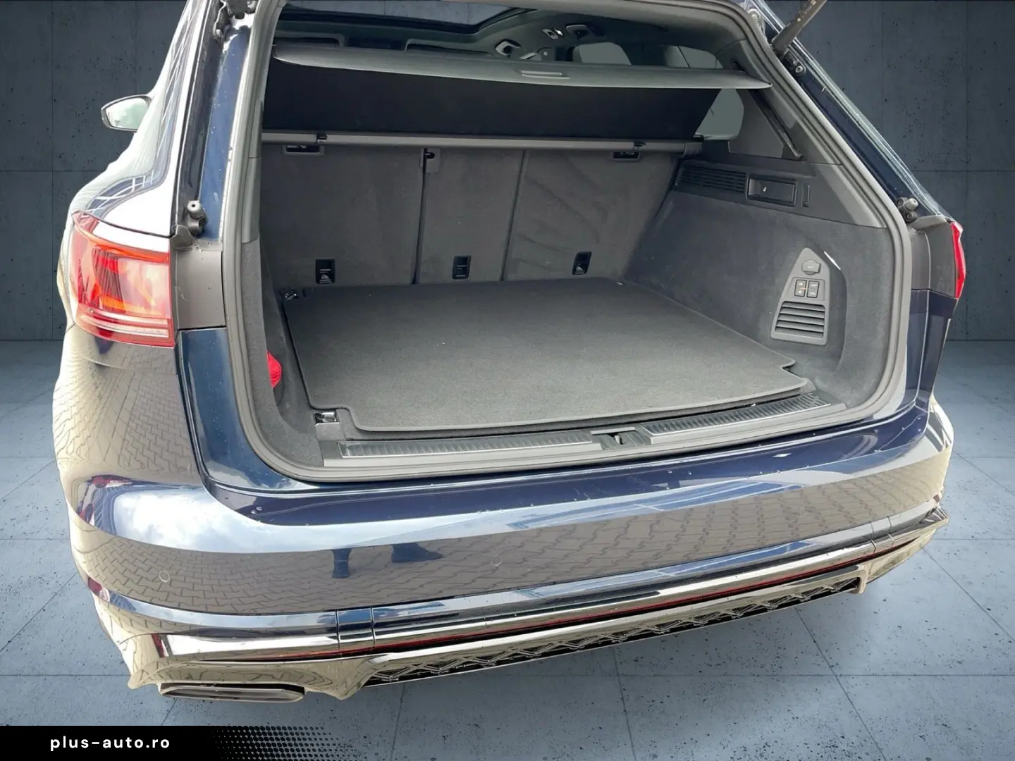 VW Touareg R 3.0 eHybrid 4M Tiptr. 360 AHK HuD Lede
