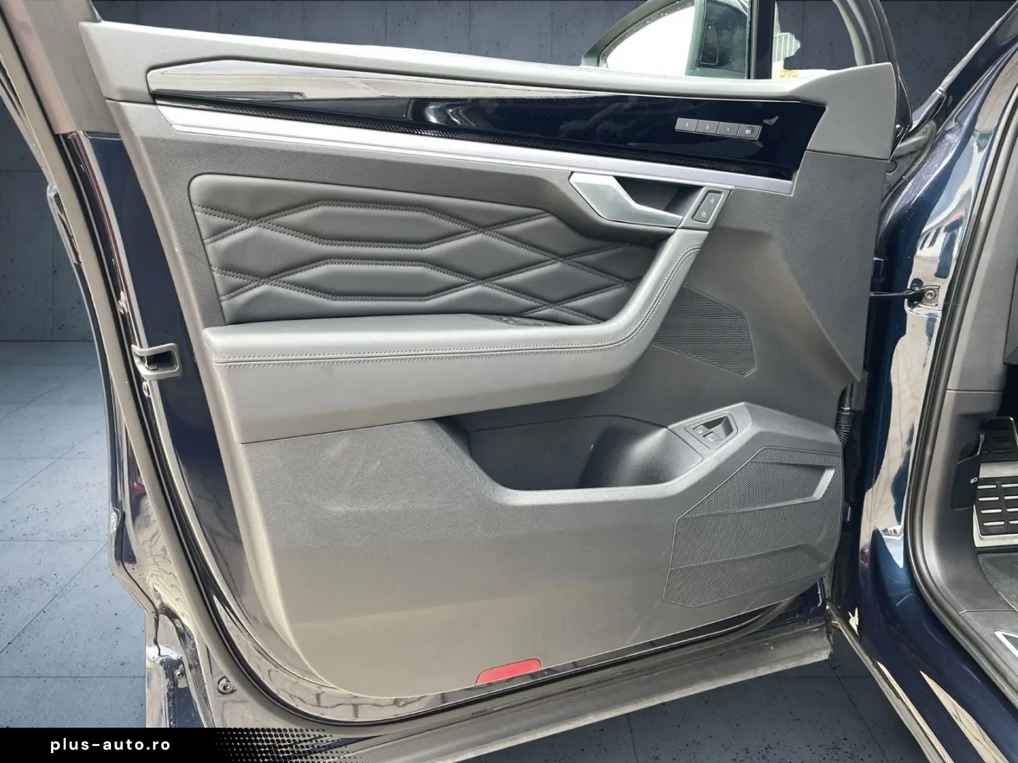 VW Touareg R 3.0 eHybrid 4M Tiptr. 360 AHK HuD Lede