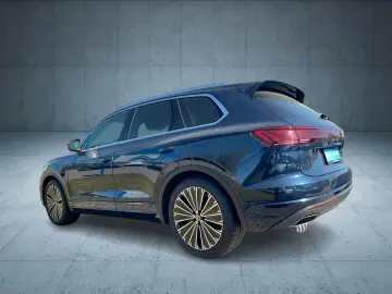 VW Touareg Elegance 3.0 eHybrid 4M Autom Pano Leder