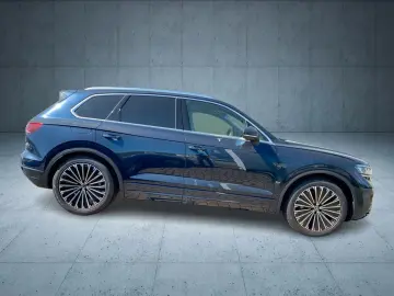 VW Touareg Elegance 3.0 eHybrid 4M Autom Pano Leder
