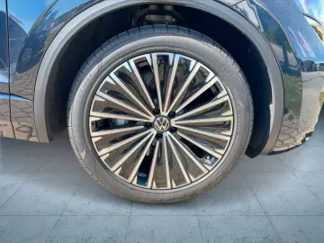 VW Touareg Elegance 3.0 eHybrid 4M Autom Pano Leder