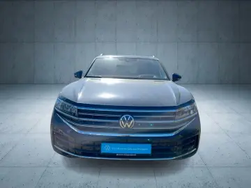 VW Touareg Elegance 3.0 eHybrid 4M Autom Pano Leder