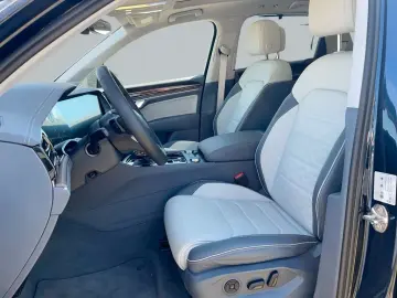 VW Touareg Elegance 3.0 eHybrid 4M Autom Pano Leder