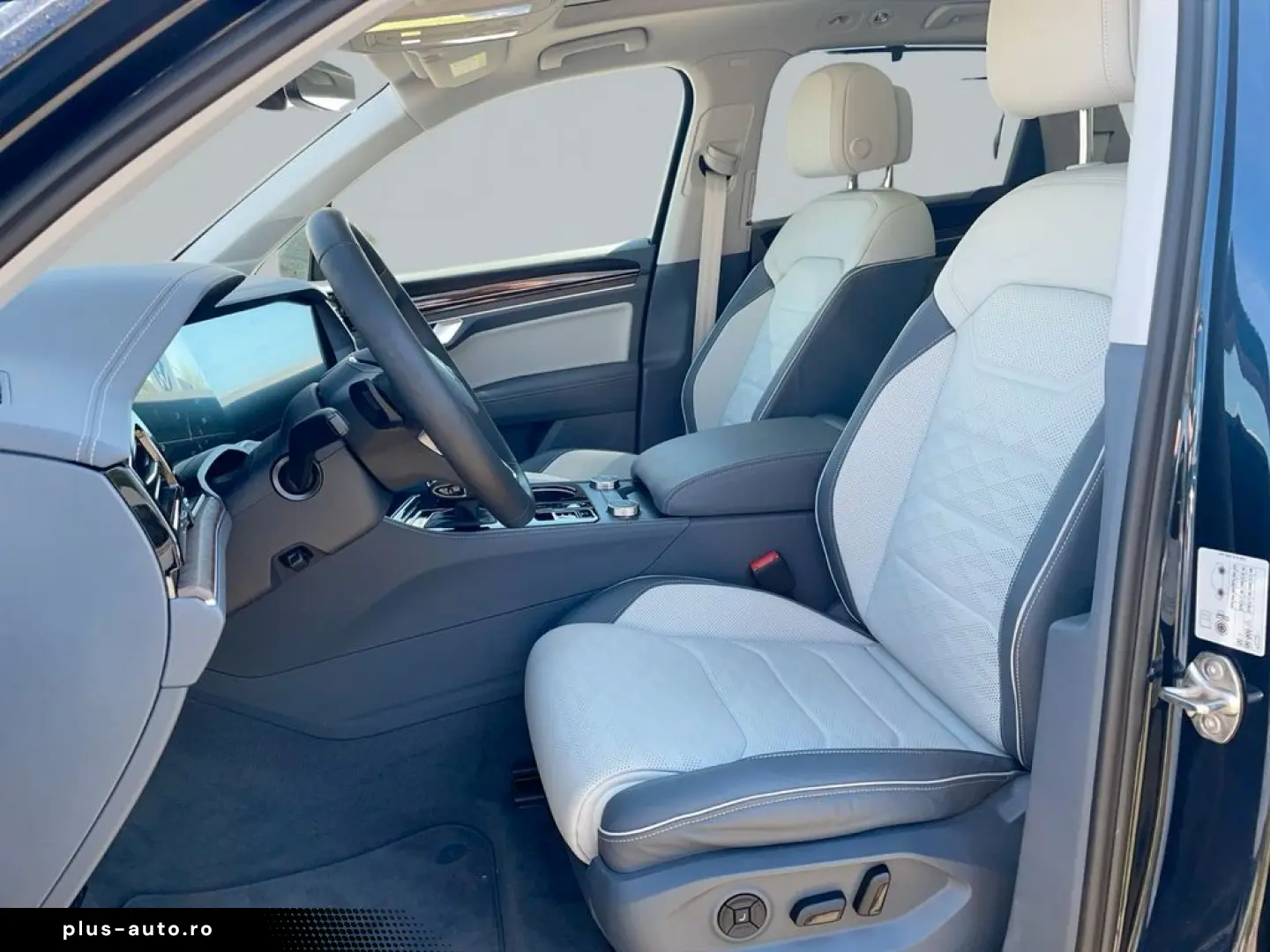 VW Touareg Elegance 3.0 eHybrid 4M Autom Pano Leder