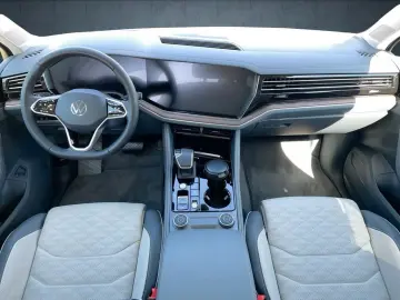 VW Touareg Elegance 3.0 eHybrid 4M Autom Pano Leder
