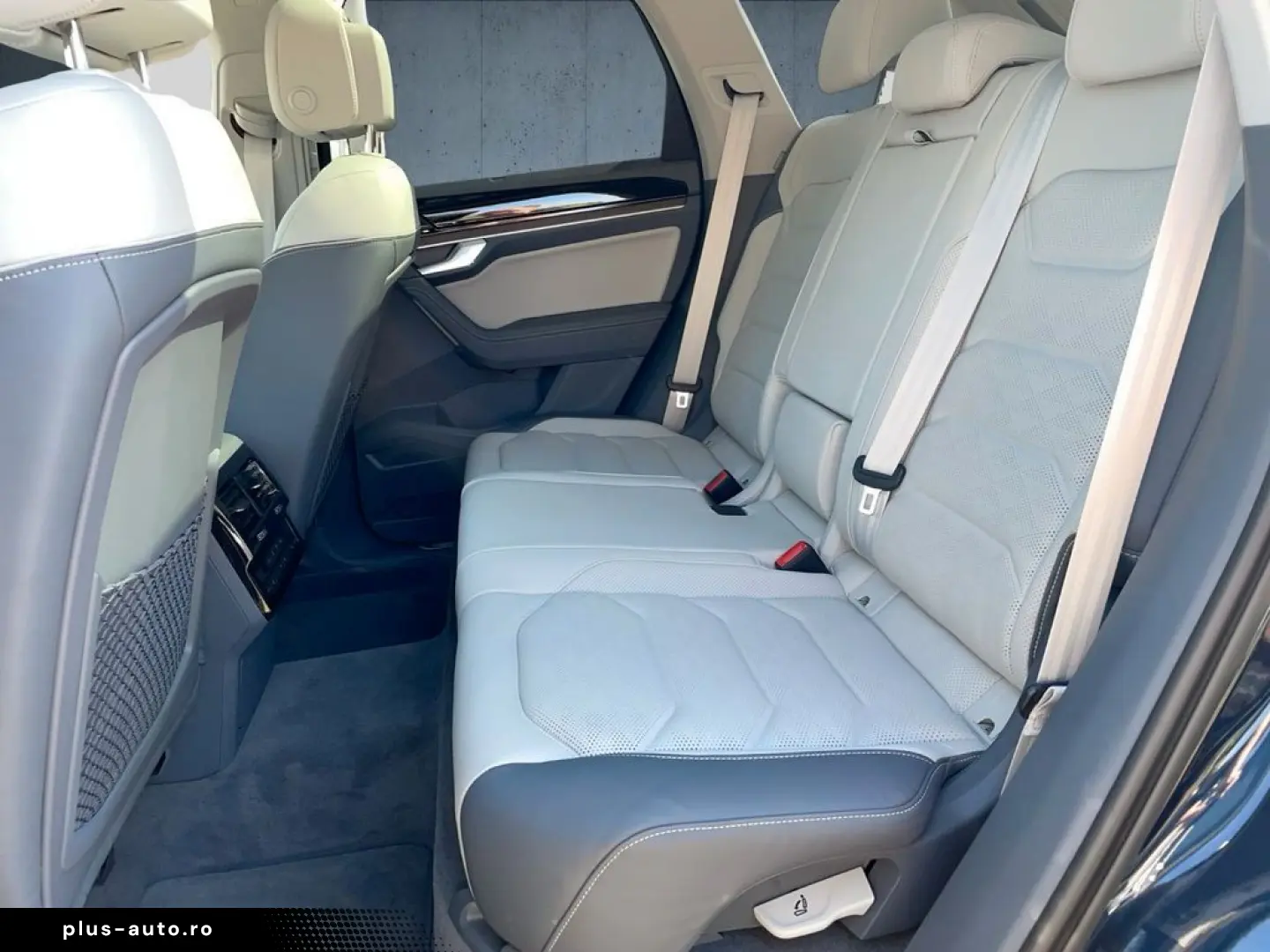 VW Touareg Elegance 3.0 eHybrid 4M Autom Pano Leder