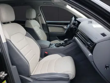 VW Touareg eHybrid Elegance Matrix Navi ACC AHK Pan