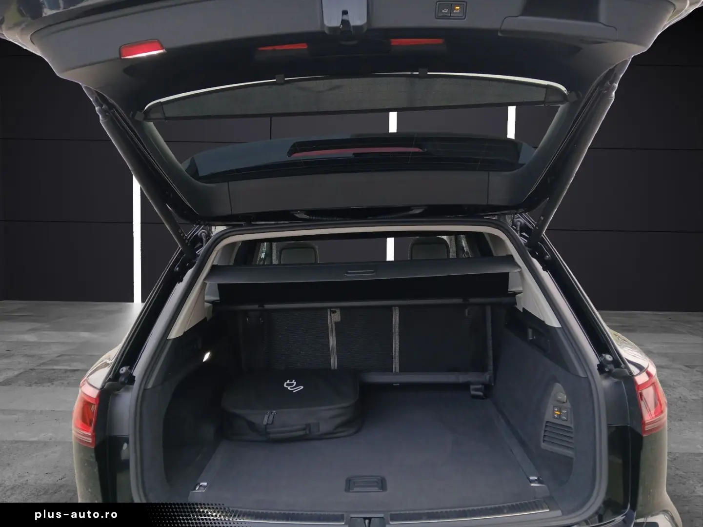 VW Touareg eHybrid Elegance Matrix Navi ACC AHK Pan
