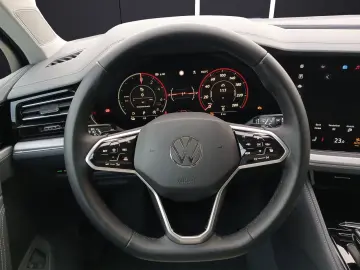VW Touareg eHybrid Elegance Matrix Navi ACC AHK Pan