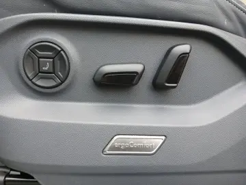 VW Touareg eHybrid Elegance Matrix Navi ACC AHK Pan