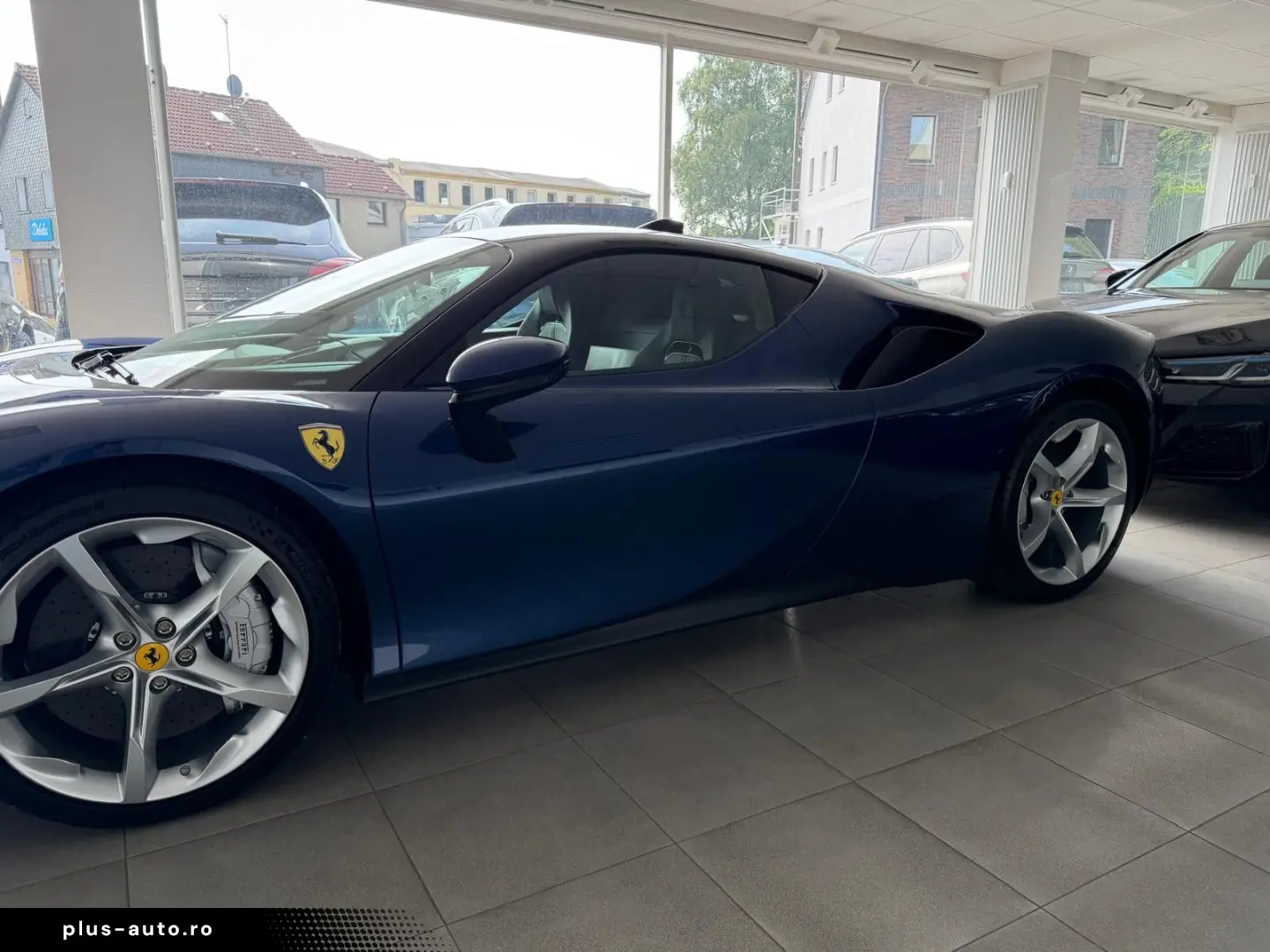 FERRARI SF90 Stradale Two-Tone Liftsystem JBL CarPlay
