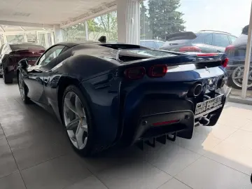 FERRARI SF90 Stradale Two-Tone Liftsystem JBL CarPlay
