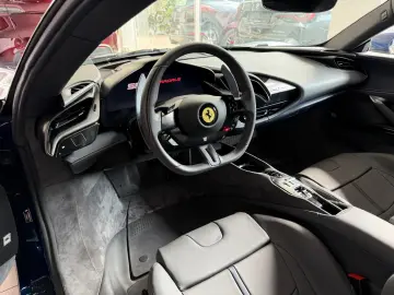 FERRARI SF90 Stradale Two-Tone Liftsystem JBL CarPlay
