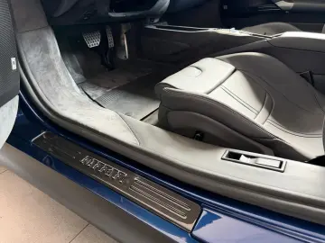 FERRARI SF90 Stradale Two-Tone Liftsystem JBL CarPlay