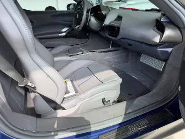 FERRARI SF90 Stradale Two-Tone Liftsystem JBL CarPlay
