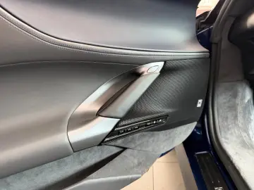 FERRARI SF90 Stradale Two-Tone Liftsystem JBL CarPlay