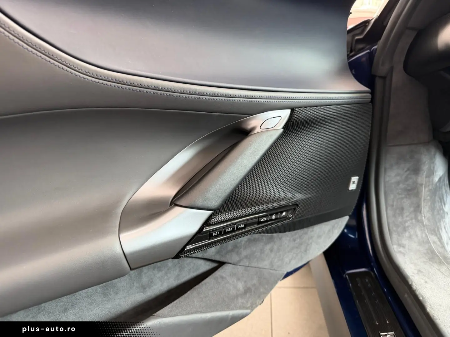 FERRARI SF90 Stradale Two-Tone Liftsystem JBL CarPlay