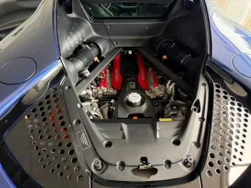 FERRARI SF90 Stradale Two-Tone Liftsystem JBL CarPlay