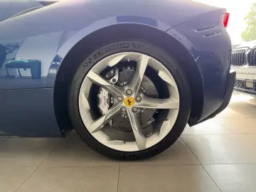 FERRARI SF90 Stradale Two-Tone Liftsystem JBL CarPlay