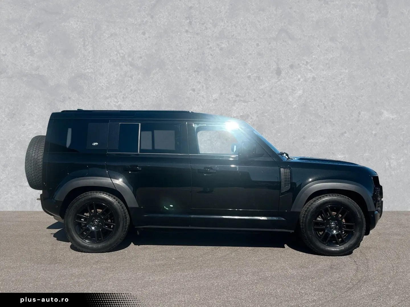 LAND ROVER Defender 110 3.0 D250 X-Dynamic HSE AHK