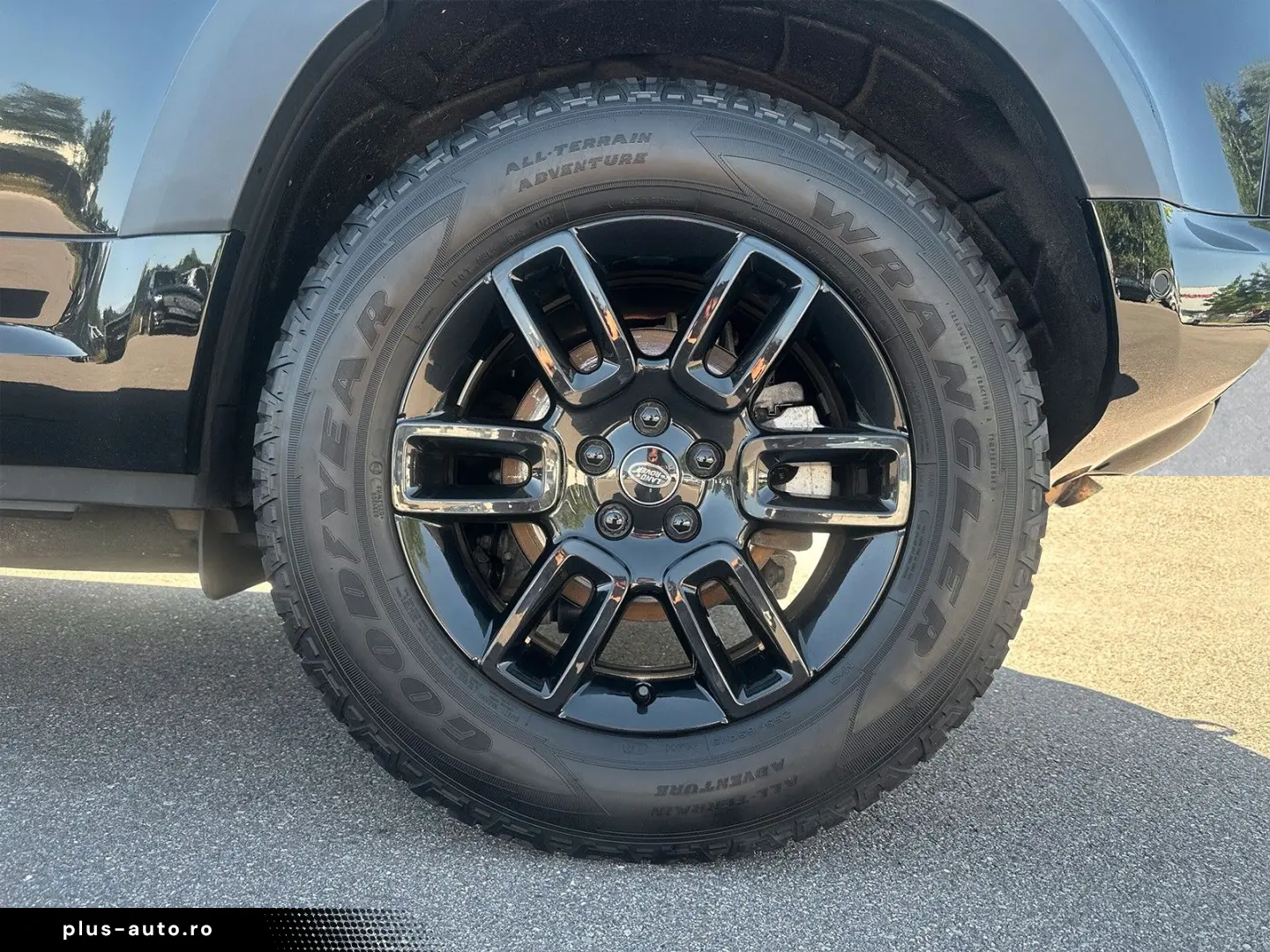 LAND ROVER Defender 110 3.0 D250 X-Dynamic HSE AHK
