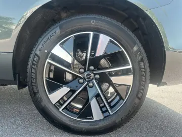 VOLVO XC60 B5 AWD Mild-Hybrid Plus Dark ACC HUD SD