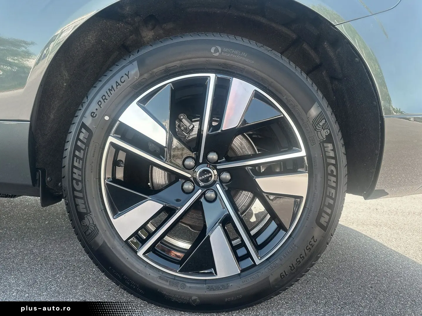 VOLVO XC60 B5 AWD Mild-Hybrid Plus Dark ACC HUD SD