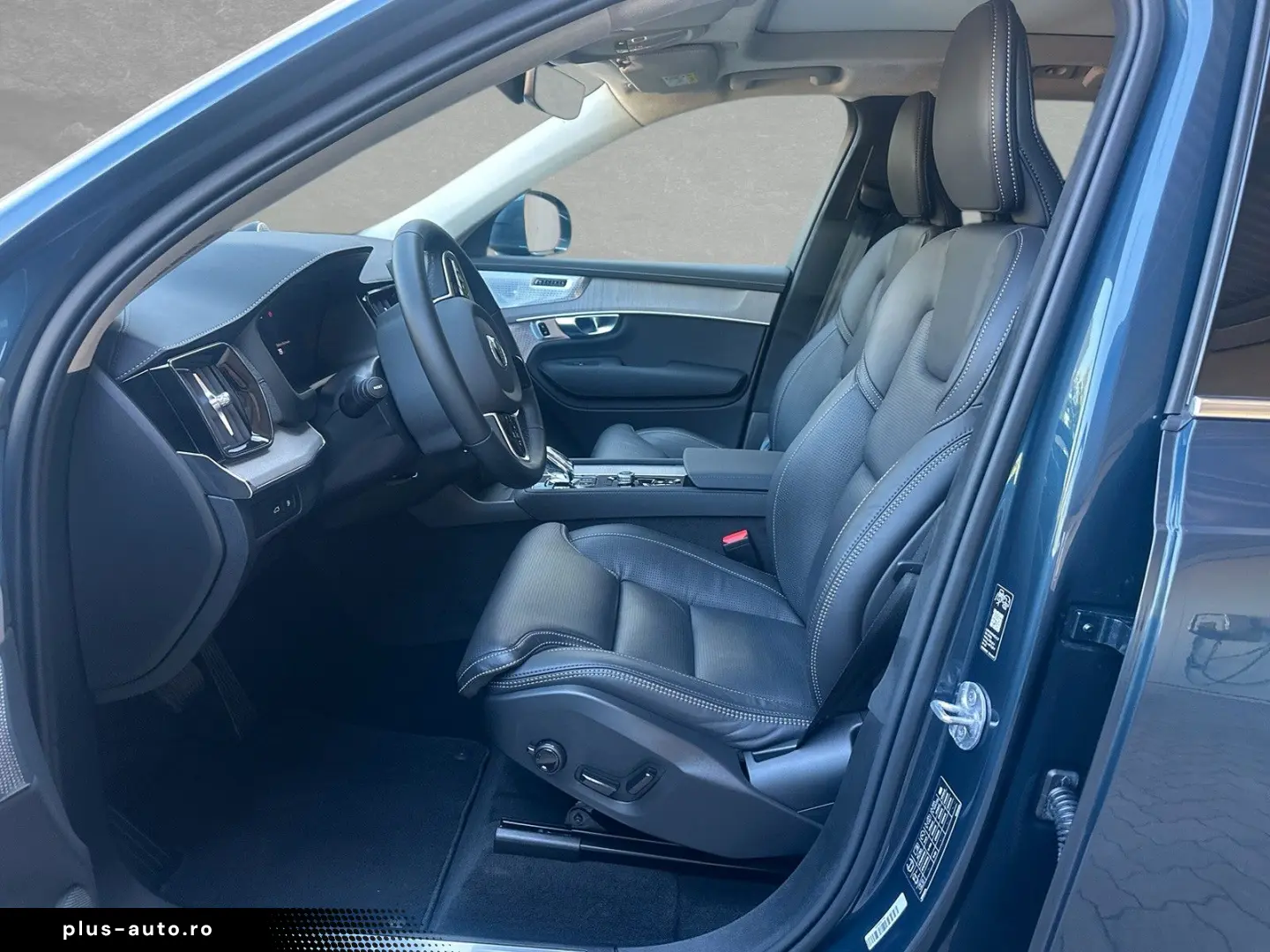 VOLVO XC90 T8 AWD Ultra Bright 7-Sitzer ACC BLIS HUD