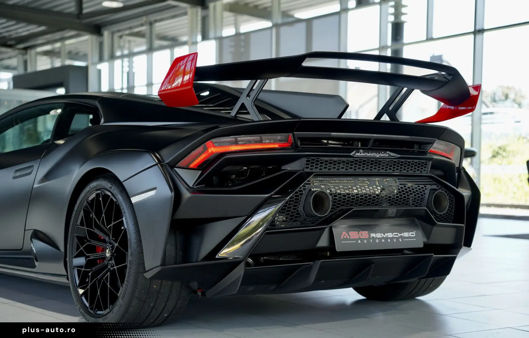LAMBORGHINI Huracán STO  2.Hand  LIFT  Kamera  Nero-Nemesis