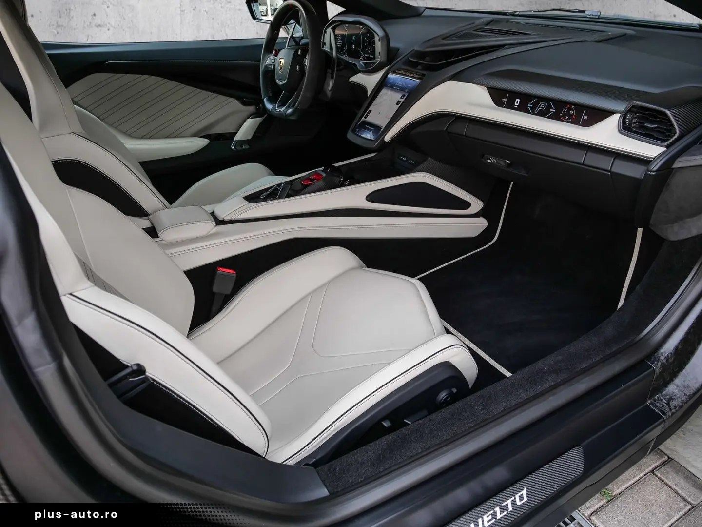LAMBORGHINI Revuelto Nero Nemesis  Full Exterior Carbon