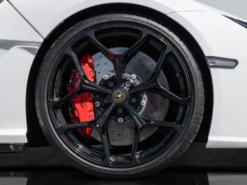 LAMBORGHINI Revuelto   Classica Trim   Passenger Display