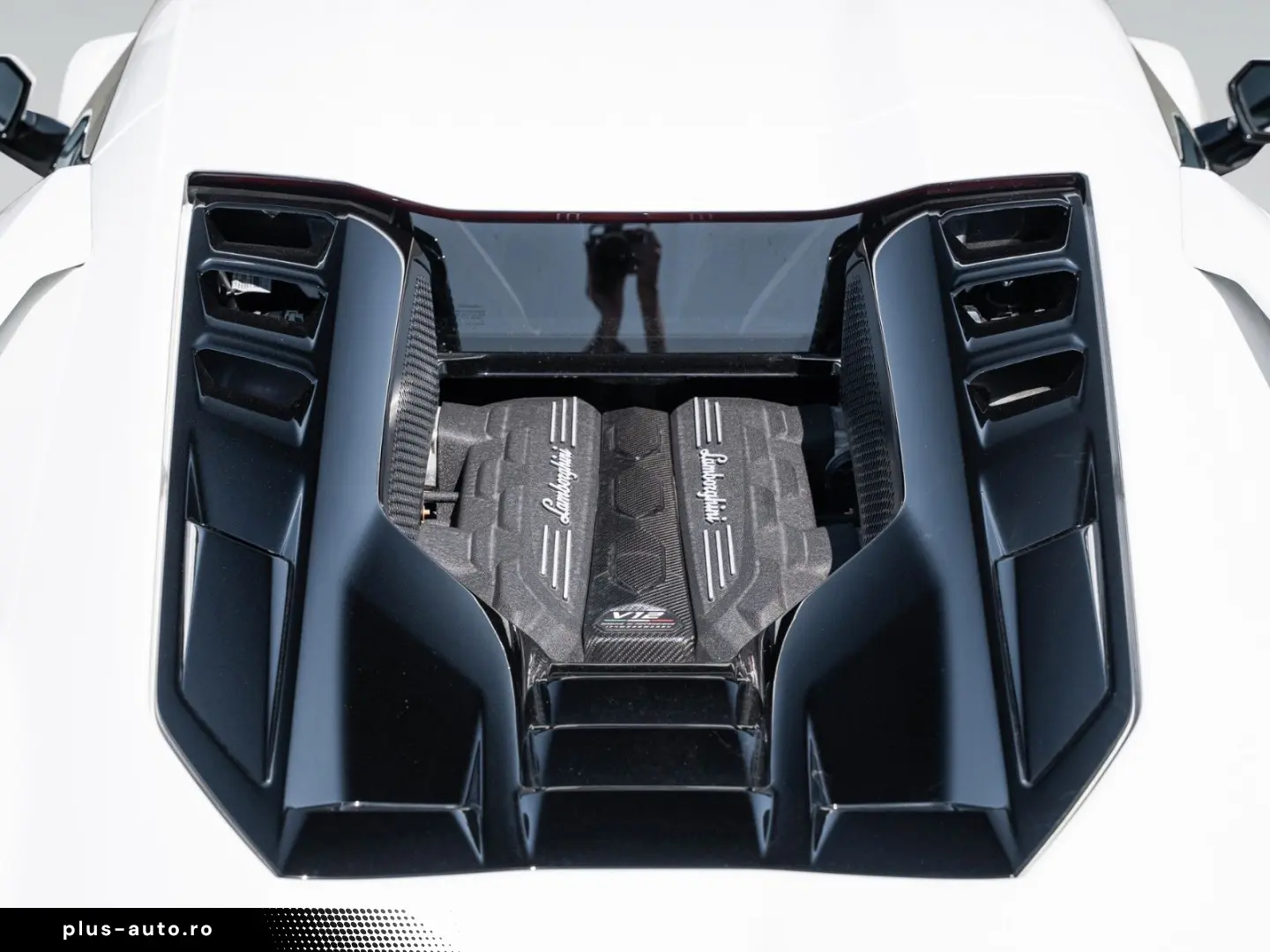 LAMBORGHINI Revuelto   Classica Trim   Passenger Display