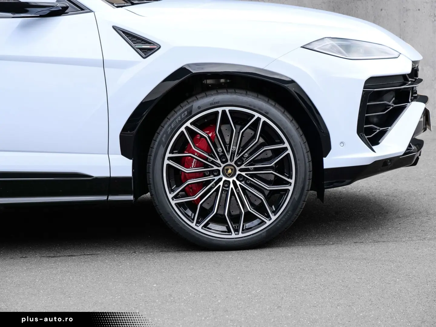 LAMBORGHINI Urus SE Bianco Sapphirus  Panoramic Roof