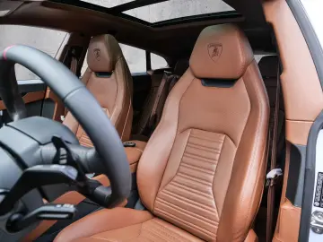LAMBORGHINI Urus SE Bianco Sapphirus  Panoramic Roof