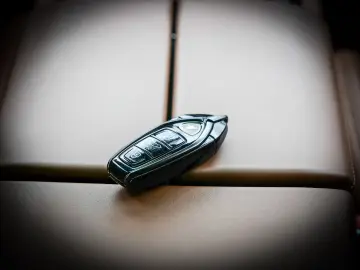 LAMBORGHINI Urus SE Bianco Sapphirus  Panoramic Roof