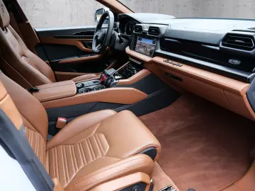 LAMBORGHINI Urus SE Bianco Sapphirus  Panoramic Roof