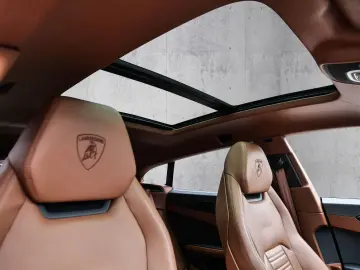 LAMBORGHINI Urus SE Bianco Sapphirus  Panoramic Roof