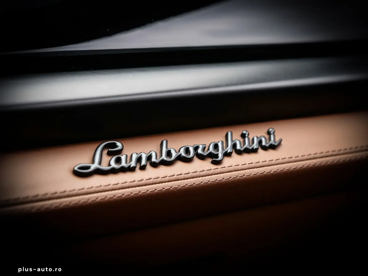 LAMBORGHINI Urus SE Bianco Sapphirus  Panoramic Roof