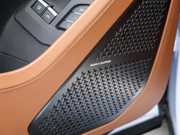 LAMBORGHINI Urus SE Bianco Sapphirus  Panoramic Roof