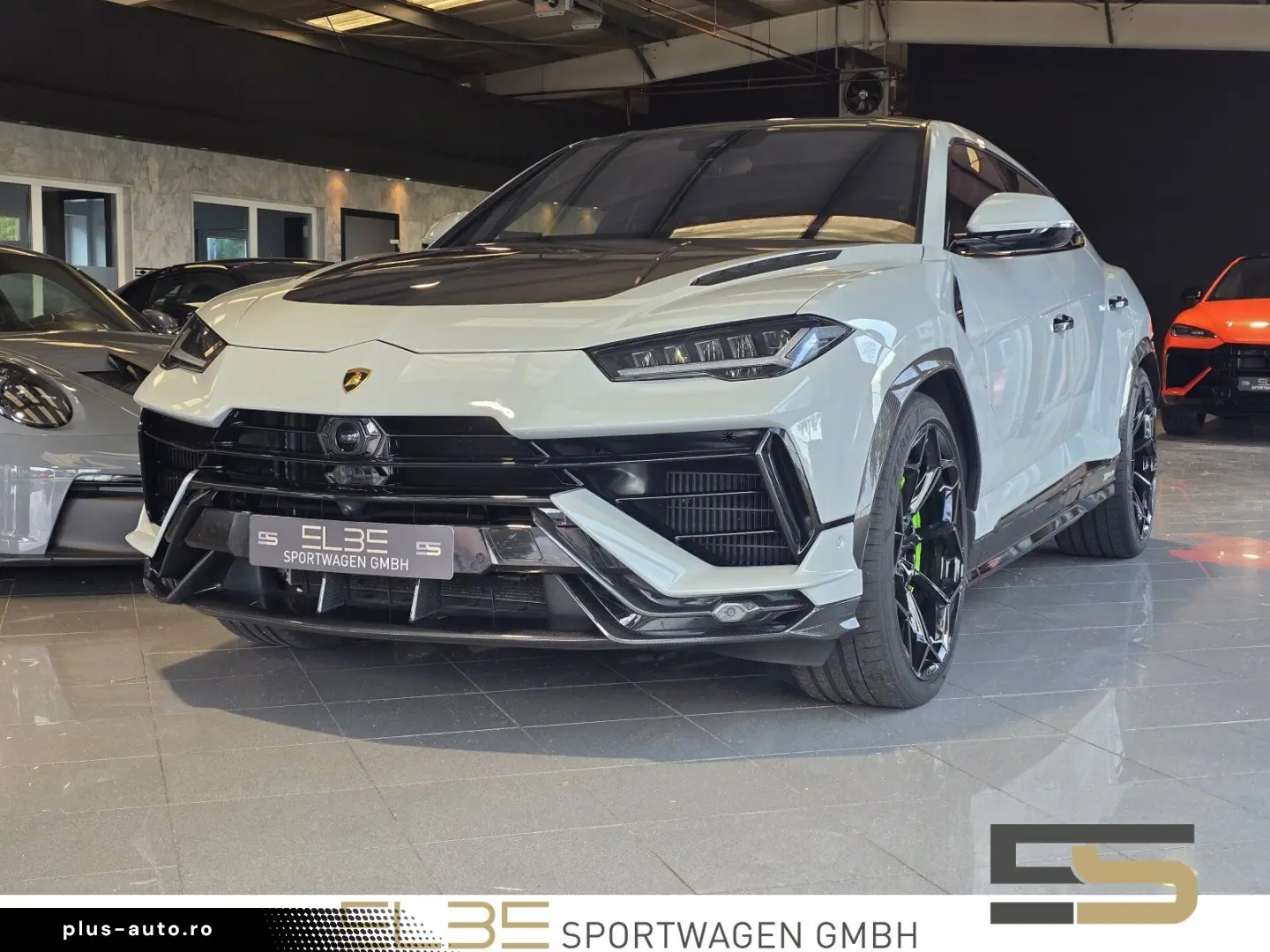 LAMBORGHINI Urus PERFORMANTE FULL CARBON Akrapovic B&O