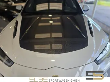 LAMBORGHINI Urus PERFORMANTE FULL CARBON Akrapovic B&O