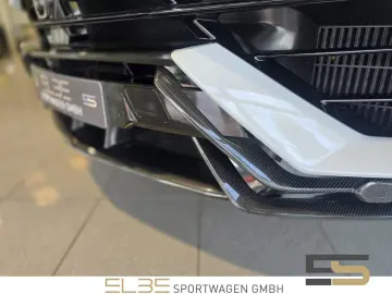LAMBORGHINI Urus PERFORMANTE FULL CARBON Akrapovic B&O
