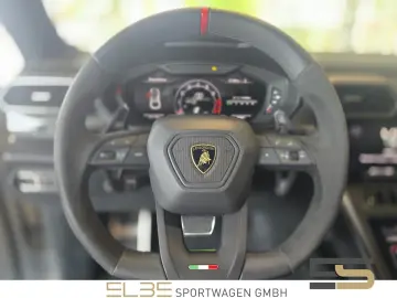 LAMBORGHINI Urus PERFORMANTE FULL CARBON Akrapovic B&O